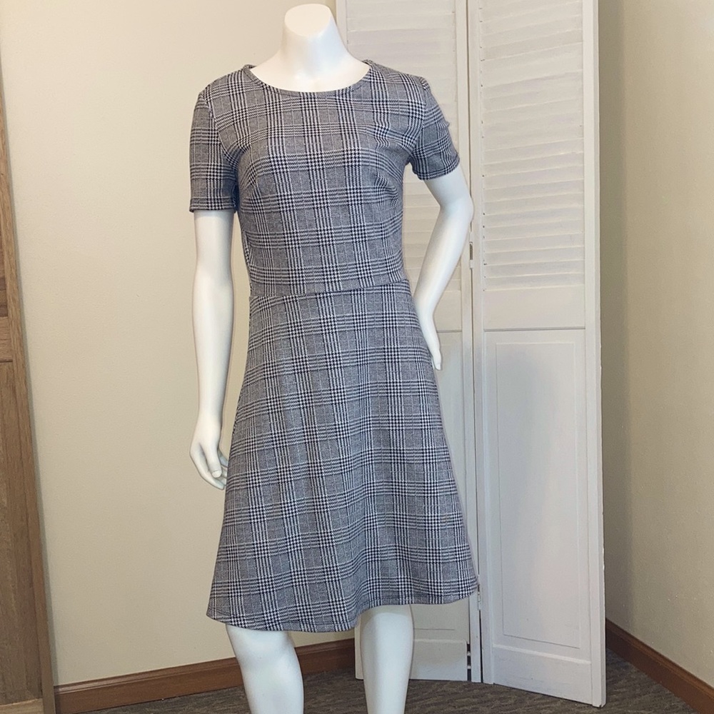 NWT GAP Size 0 Short Sleeve Houndstooth Plaid fit and flare Aline Dress
